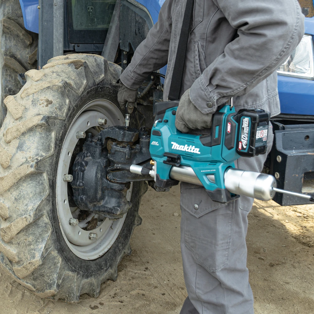 Makita GP001GZ Akumuliatorinis tepimo švirkštas XGT 40V, 690 bar, 145/220/290/350 mL/min, 410/455 g, Be akumuliatorių ir kroviklio!