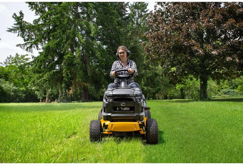 spalinowy traktorek sodo, vejapjovė, pjovimo plotis 86cm, LT1 R86, Cub Cadet [13ABR5CH603]