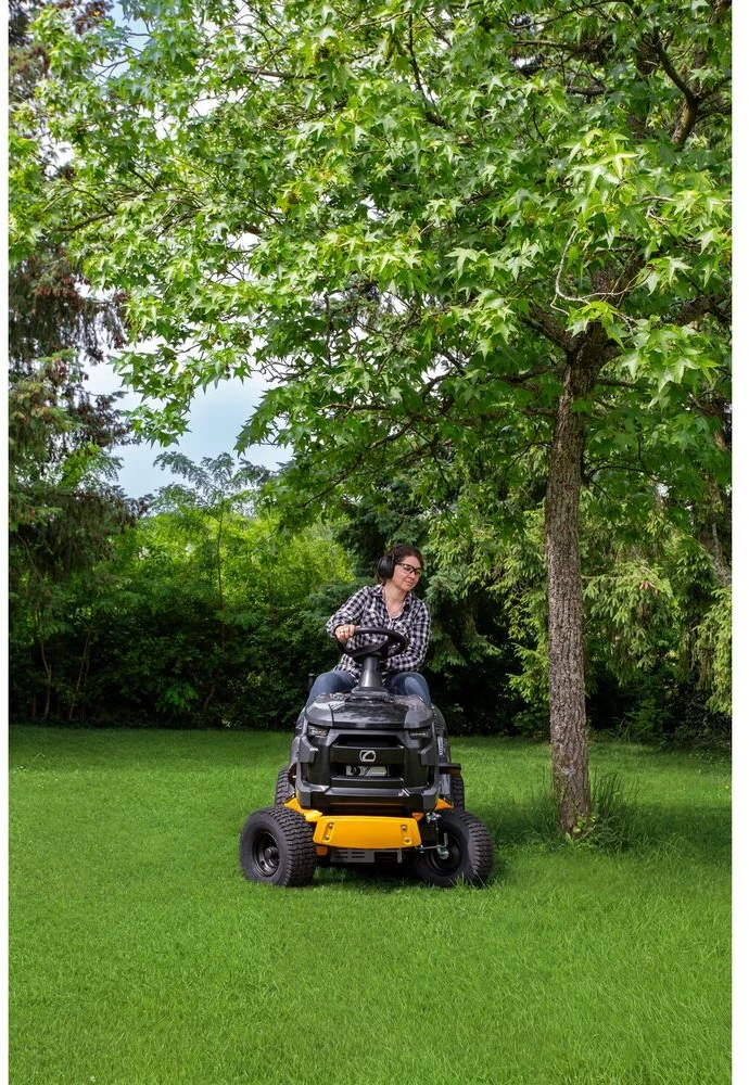 spalinowy traktorek sodo, vejapjovė, pjovimo plotis 86cm, LT1 R86, Cub Cadet [13ABR5CH603]