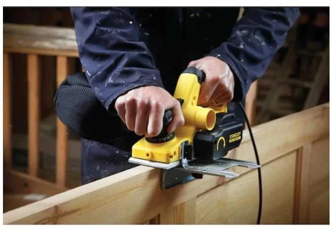 strug elektrinis 82mm, 750W, kufer, Stanley FATMAX [FME630K-QS]