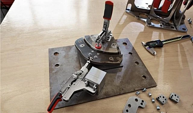 Vertikalus spaustuvas Bessey STC-VH20; 35 mm