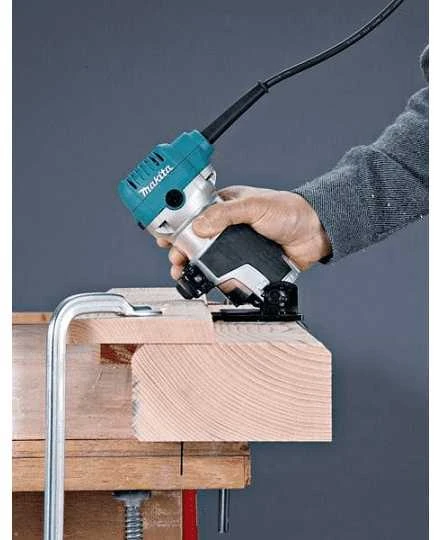 Frezeris Makita RT0702C