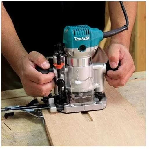 Frezeris Makita RT0702C