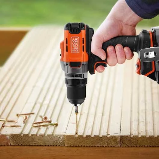 Black & Decker Juodas & Decker akumuliatorinis gręžtuvas/suktuvas, 45Nm, 18V POWERCONNECT, Juodas & Decker [BCD382D2XK-QW] 2x2.0Ah, lagaminas