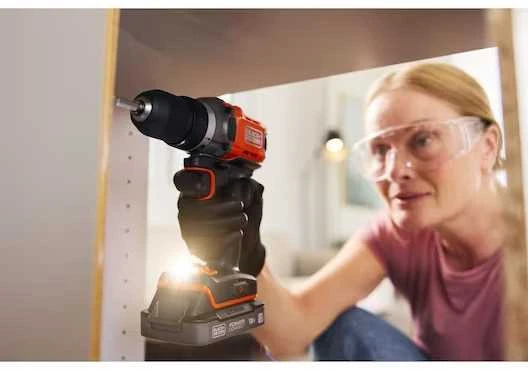 Black & Decker Juodas & Decker Suktuvas-gręžtuvas Juodas & Decker BCD382D1XK-QW; 18 V; 1x2,0 Ah akum.