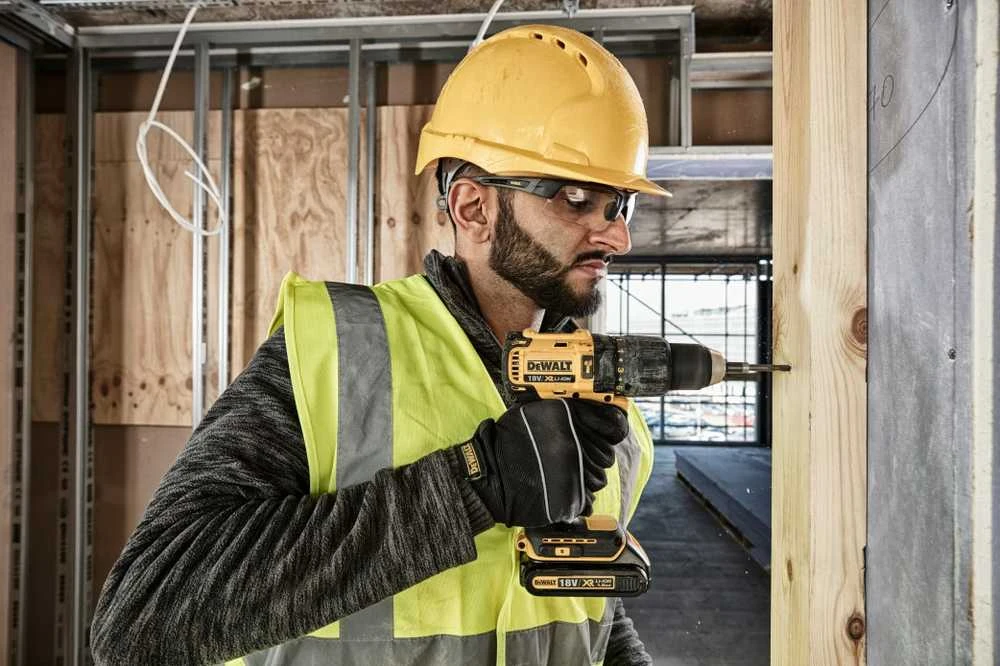 Grąžtas Smūginis suktuvas-gręžtuvas DeWalt DCD778D2T-QW; 18 V; 2x2,0 Ah akum.