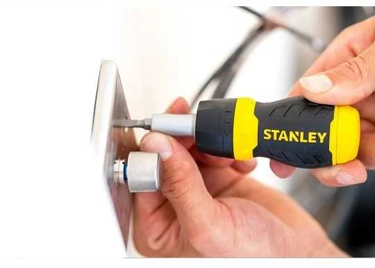 STANLEY WKRĘTAK MULTIBIT Z/G KRÓTKI + 7KOŃCÓWEK