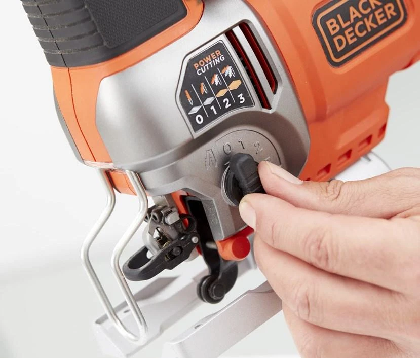 Black & Decker Juodas & Decker Juodas & DECKER Siaurapjūklis | BES610K-QS | 650 W