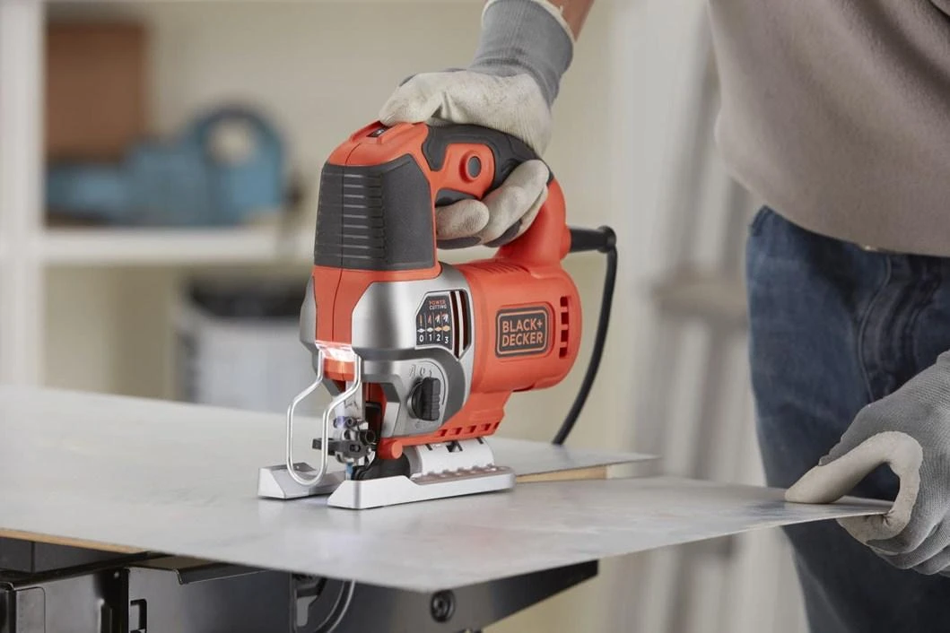 Black & Decker Juodas & Decker Juodas & DECKER Siaurapjūklis | BES610K-QS | 650 W