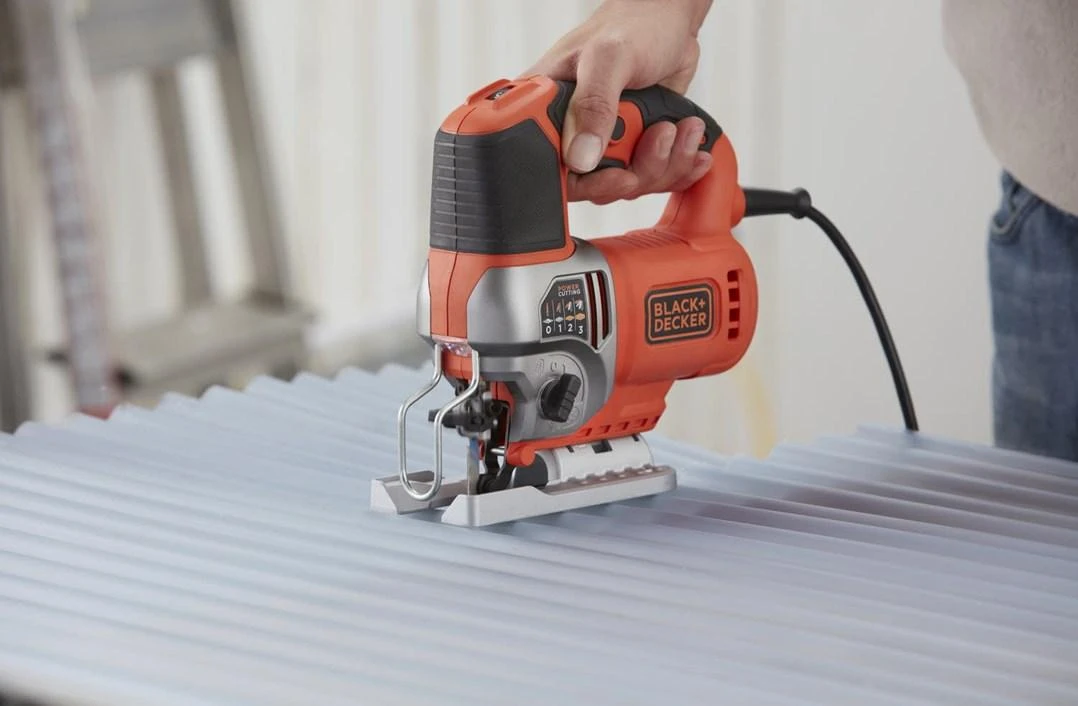Black & Decker Juodas & Decker Juodas & DECKER Siaurapjūklis | BES610K-QS | 650 W