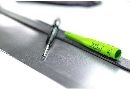 Pica Marker HiKOKI | PICA žymeklis, sausas metalinis rašiklis 2,8 mm 2B švino ir rašiklio adatos pakabinimas