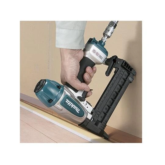 Pneumatinis kabių kalimo įrankis Makita AT638A