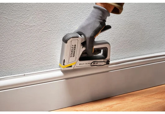 Mechaninis apkabėlių/vinių plaktukas Stanley FMHT70250-0