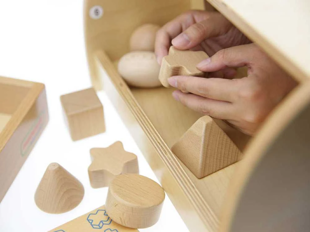 Medinis sensorinis žaidimas MASTERKIDZ geometrinės formos 12 vnt