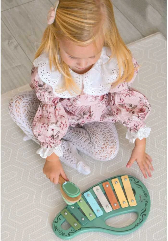 CLASSIC WORLD Wooden Vintage Musical Instrument Set 18ms+