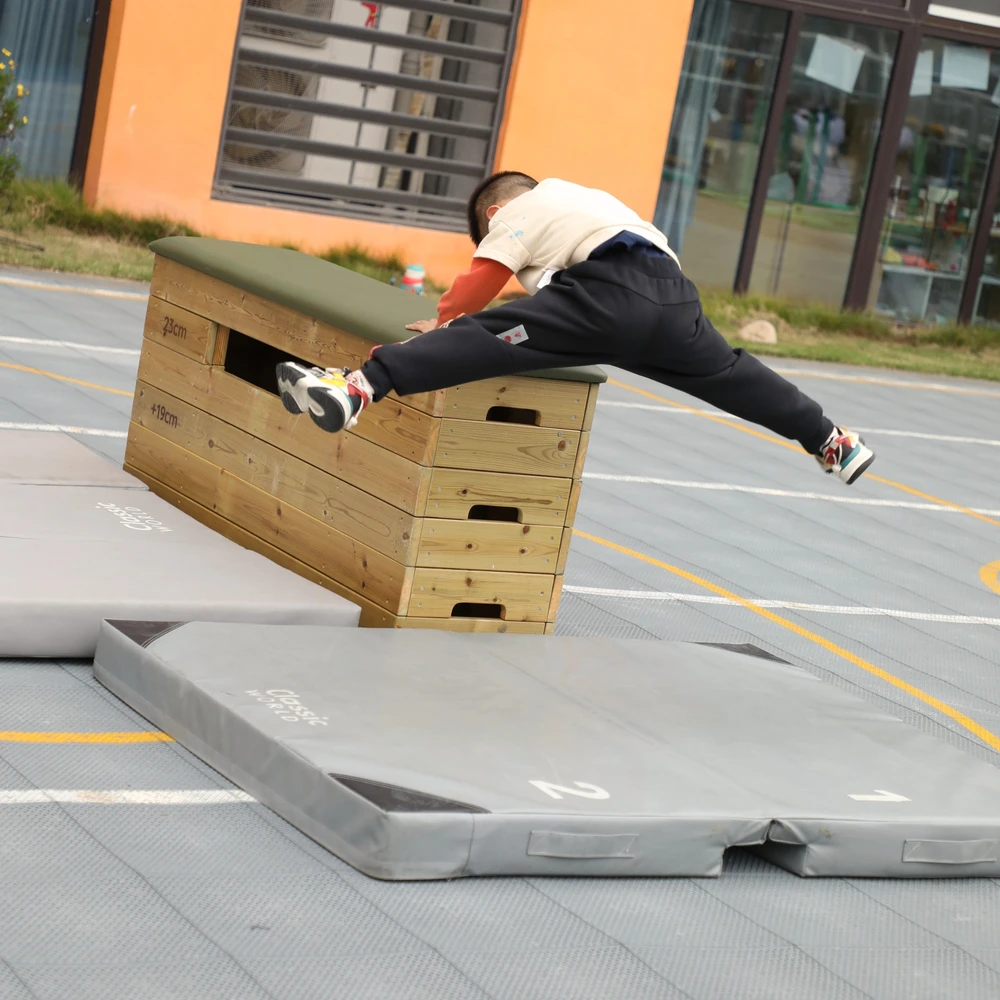 CLASSIC WORLD EDU medinė gimnastikos dėžė, 3 lygių sertifikatas