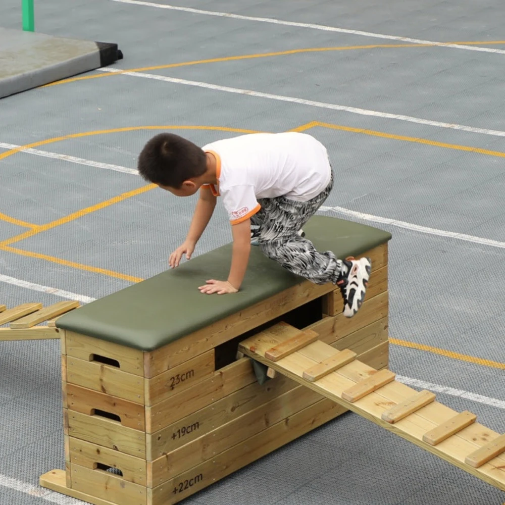 CLASSIC WORLD EDU medinė gimnastikos dėžė, 3 lygių sertifikatas