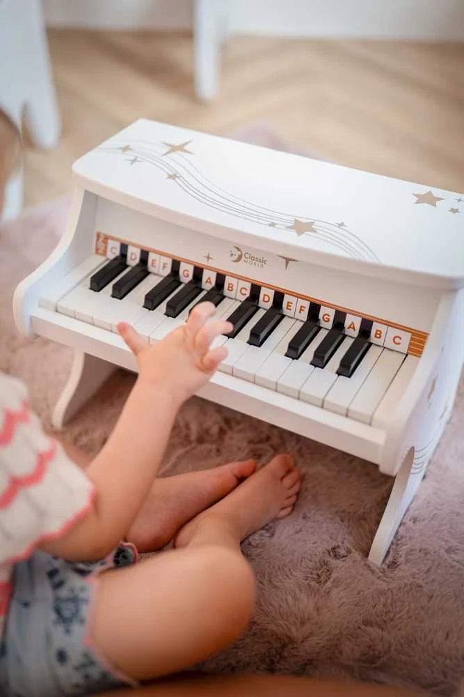 Medinis juodas pianinas CLASSIC WORLD