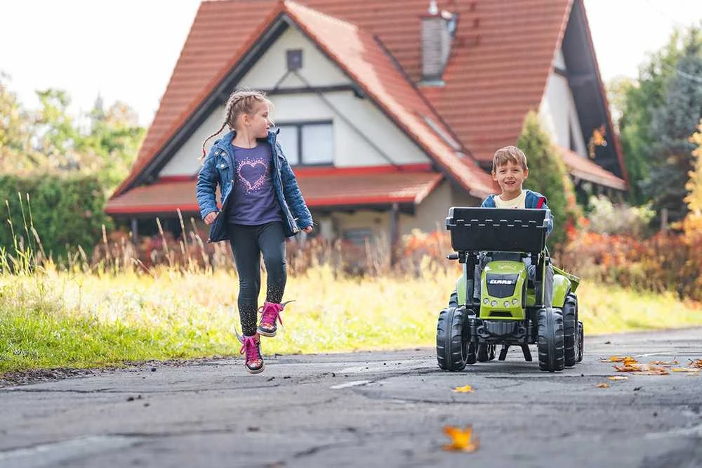 Falk Claas Minamas pedalinis traktorius su priekaba