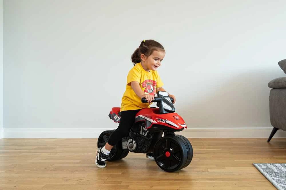 Dėlionė FALK Vaikiškas motociklas Raudonasis Racing Team Sėdimoji su plačiomis padangomis nuo 1 metų