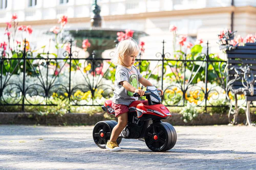 Dėlionė FALK Vaikiškas motociklas Raudonasis Racing Team Sėdimoji su plačiomis padangomis nuo 1 metų