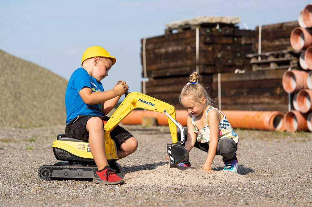 FALK Koparka Komatsu Obrotowa Kastuvas + Kask