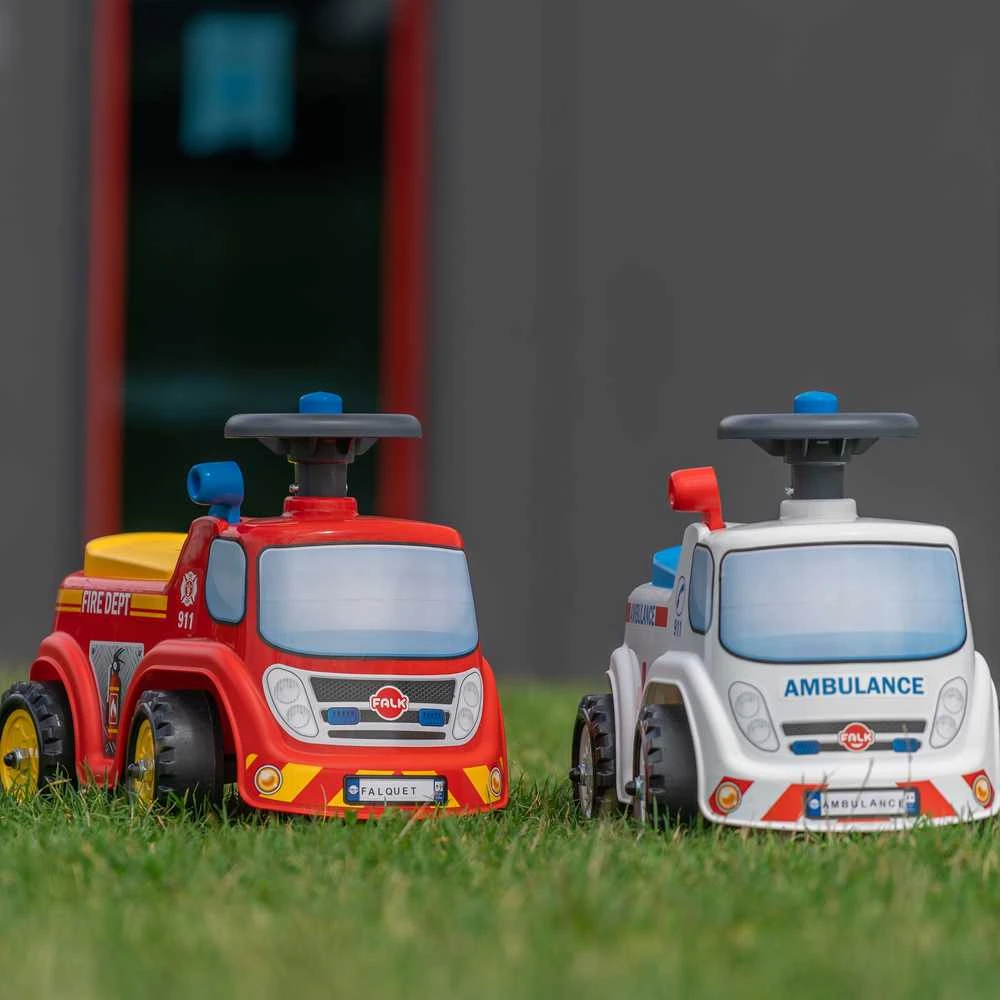 „Falk“ vairavimo gaisrų gesinimo automobilis su ragu 1 metus