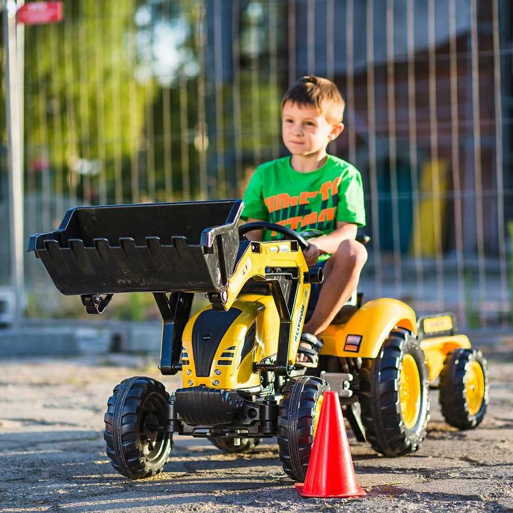 Pedalinis traktorius–ekskavatorius FALK KOMATSU su kaušu ir priekaba