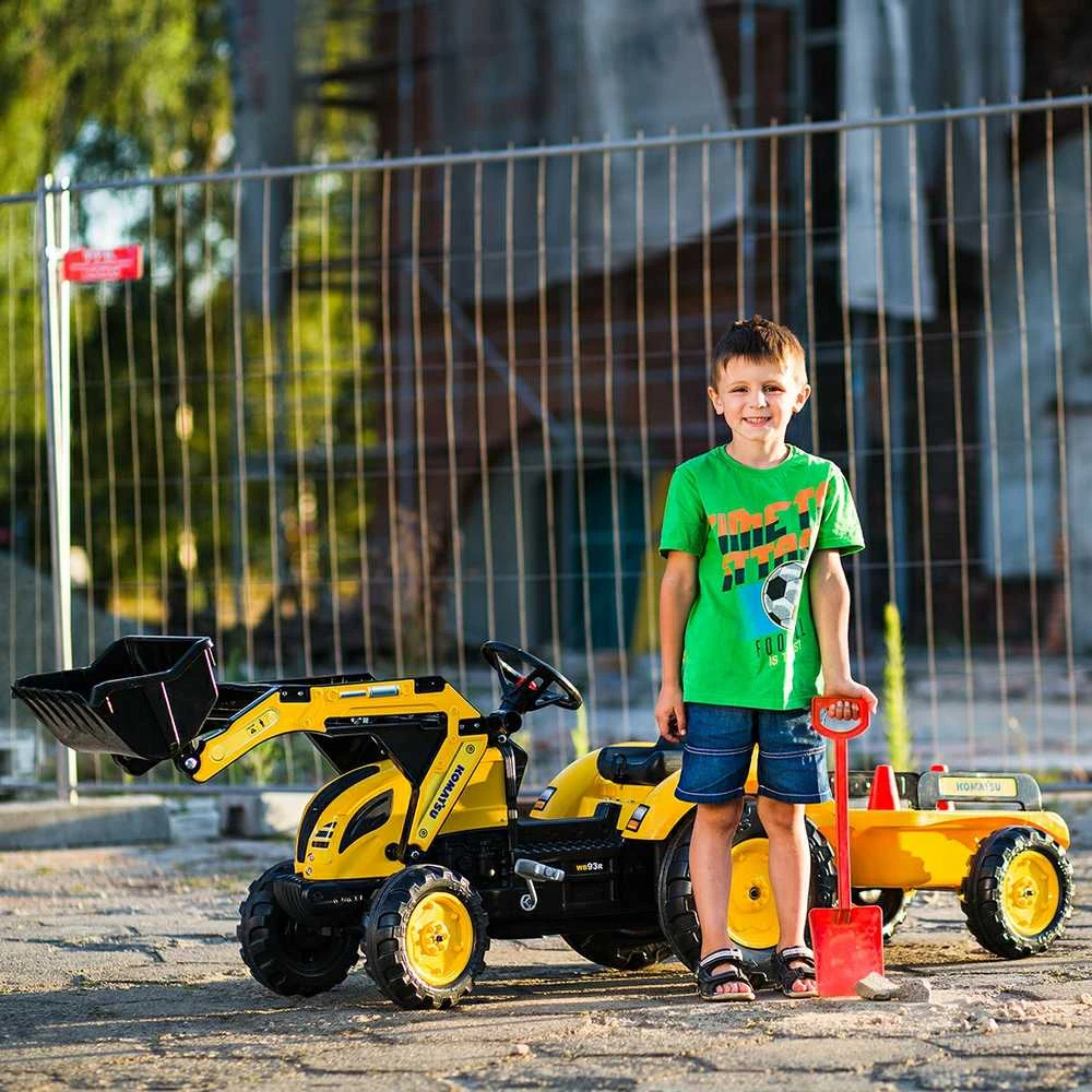 Pedalinis traktorius–ekskavatorius FALK KOMATSU su kaušu ir priekaba