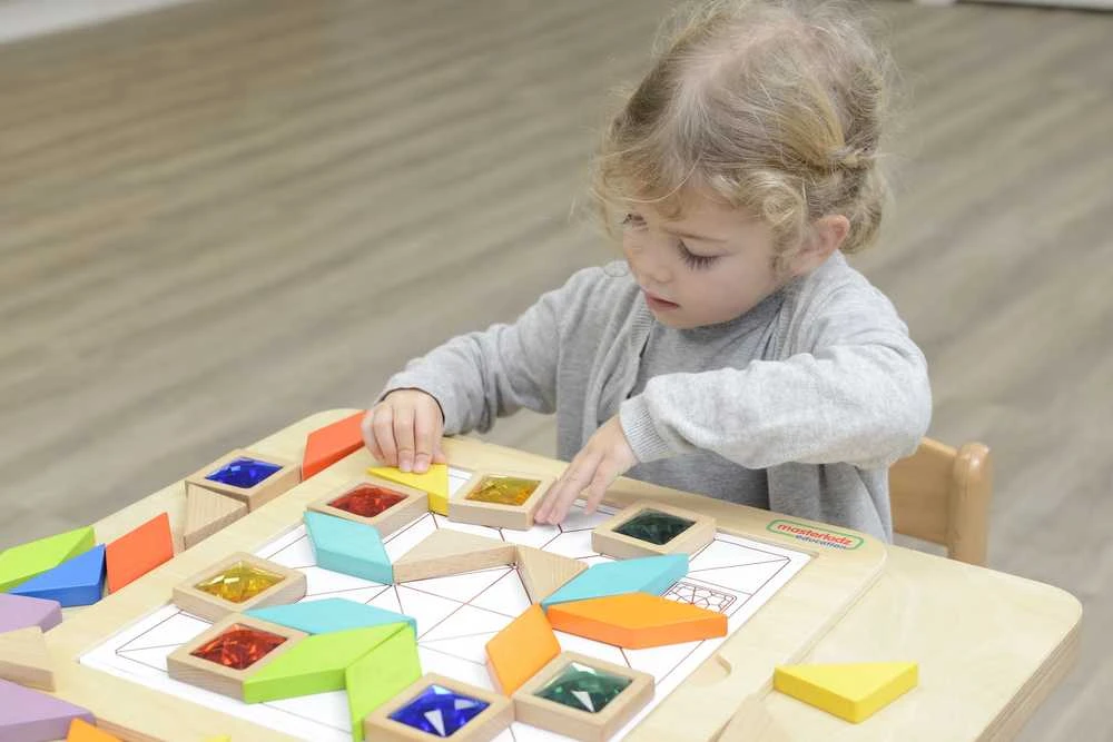 Masterkidz „MasterKid Mosaic“ galvosūkio mokymosi spalvos ir formos Tangram Montessori