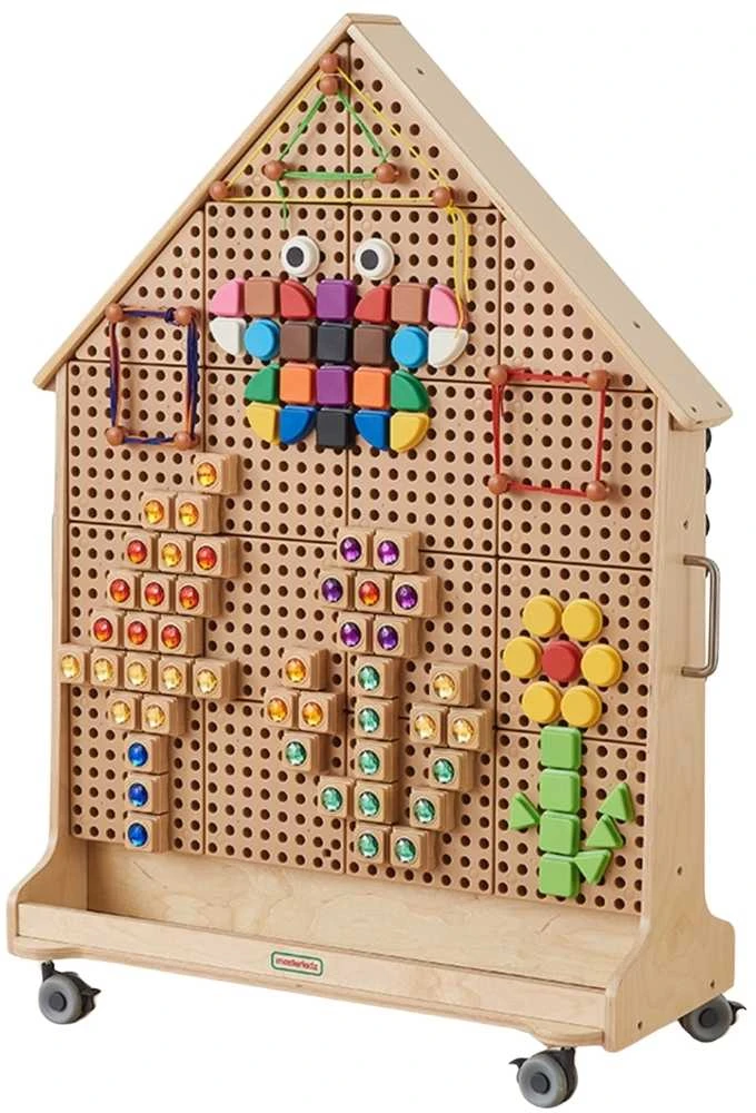 MASTERKIDZ medinė STEM lenta, laisvai stovinti, XXL dydžio, namelio formos + priedai