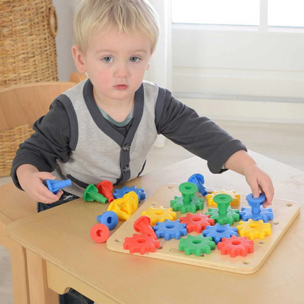 Dantų ratai sukuria savo mechanizmą „MasterKidz Montessori“