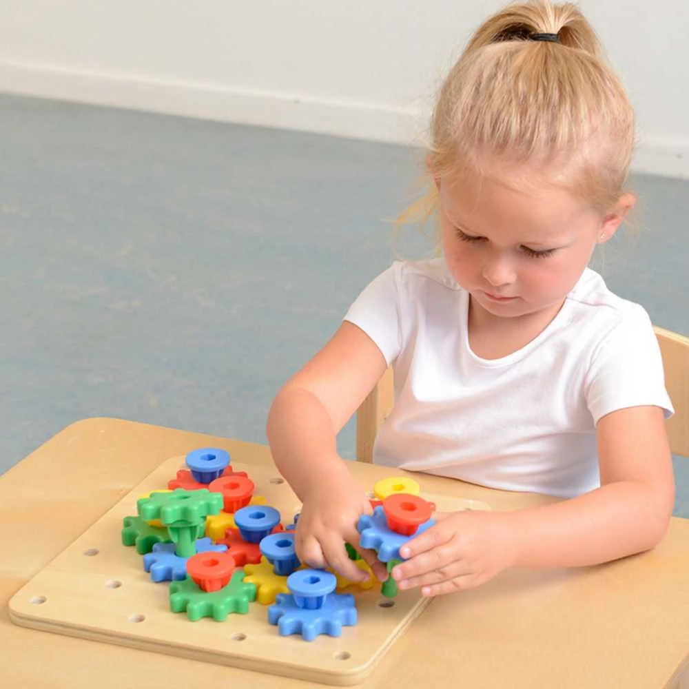 Dantų ratai sukuria savo mechanizmą „MasterKidz Montessori“