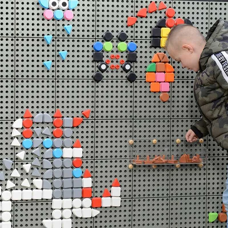 MASTERKIDZ 64 geometrinių formų kaiščių rinkinys STEM lentoms