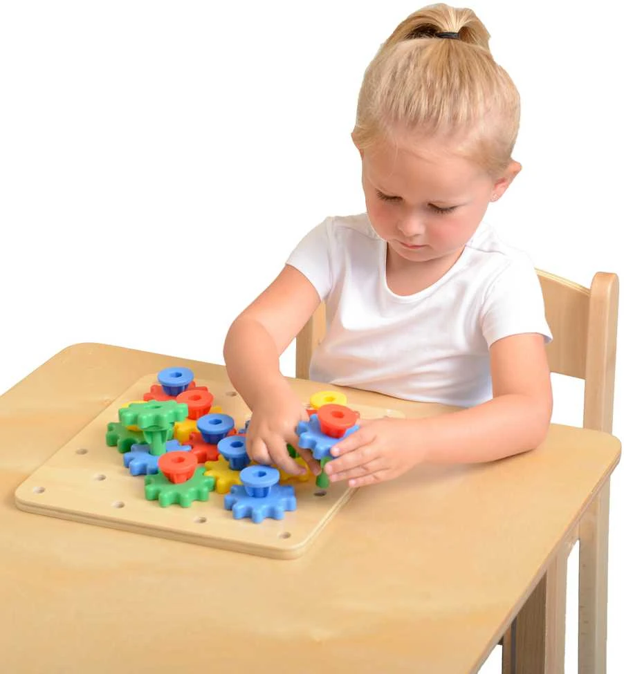 Dantų ratai sukuria savo mechanizmą „MasterKidz Montessori“
