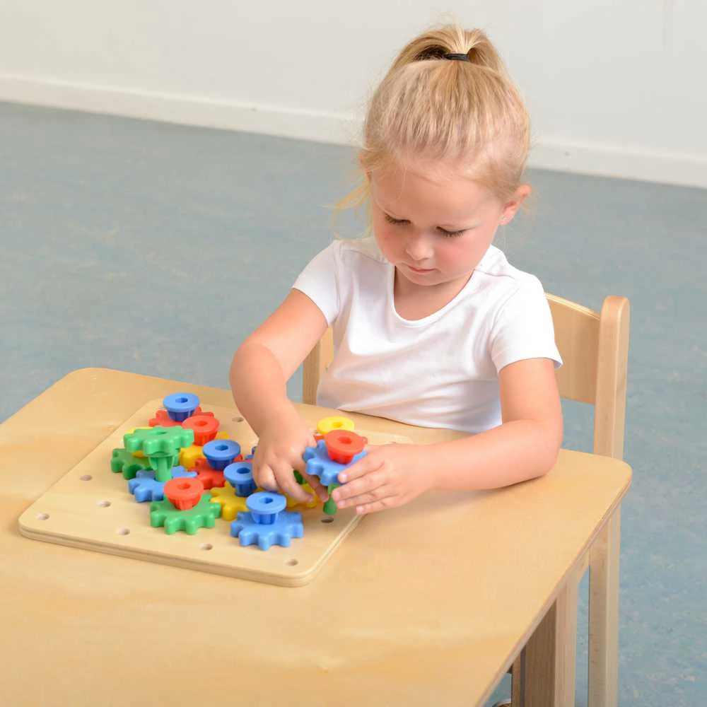 Dantų ratai sukuria savo mechanizmą „MasterKidz Montessori“