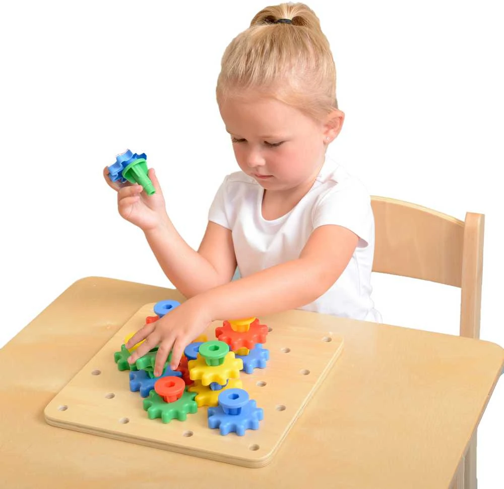 Dantų ratai sukuria savo mechanizmą „MasterKidz Montessori“