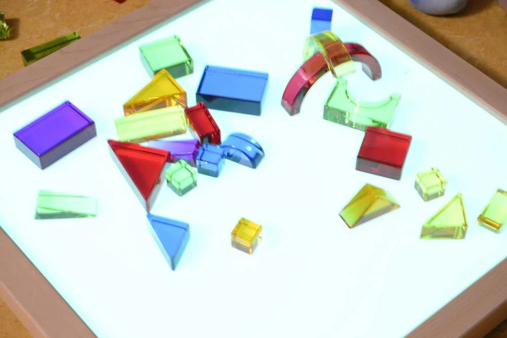 MASTERKIDZ LED šviesos skydelis, keičiantis spalvą su nuotolinio valdymo pultu