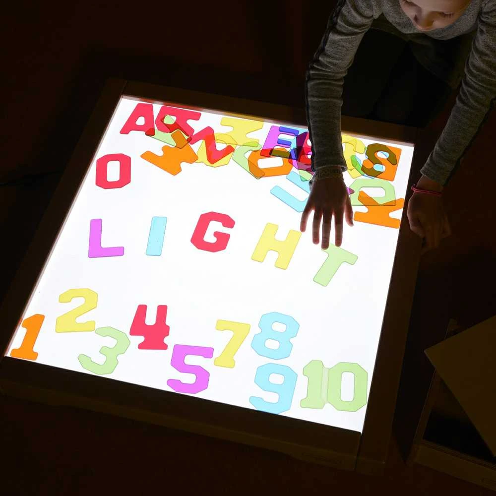 MASTERKIDZ LED šviesos skydelis, keičiantis spalvą su nuotolinio valdymo pultu