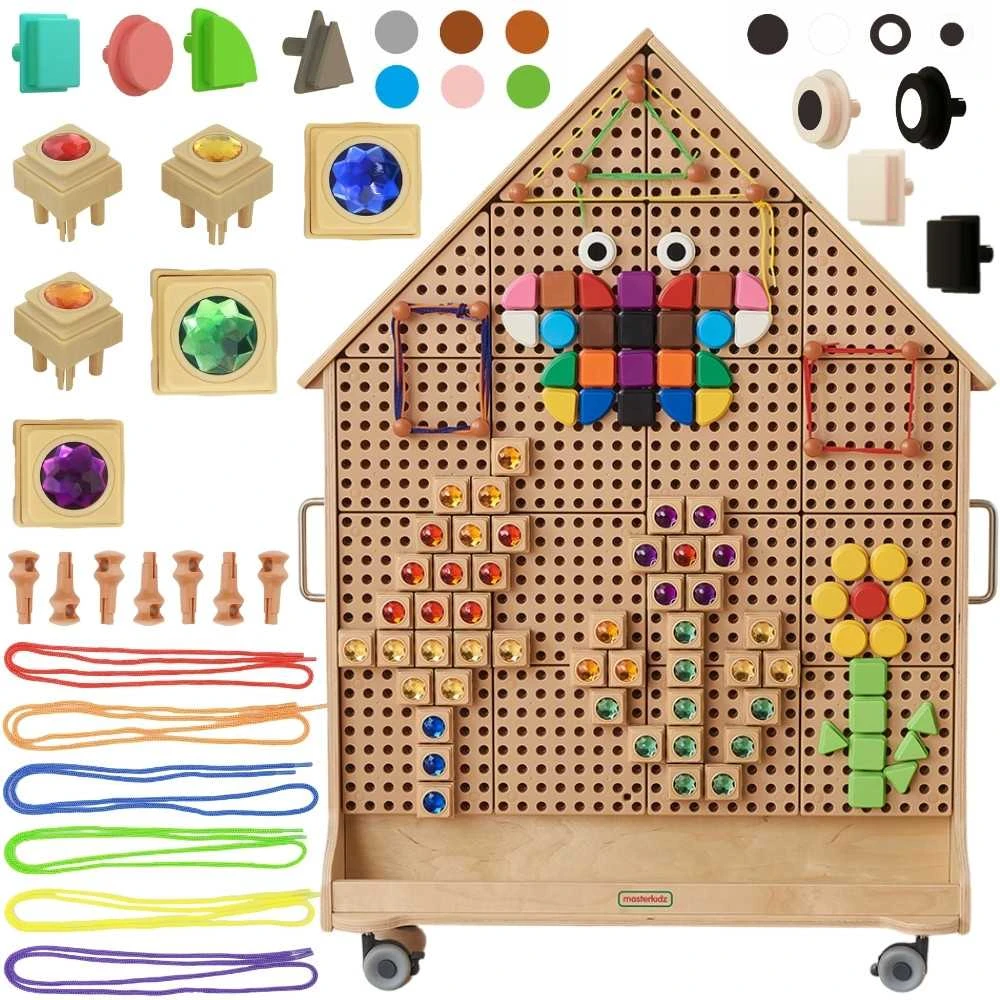 MASTERKIDZ medinė STEM lenta, laisvai stovinti, XXL dydžio, namelio formos + priedai