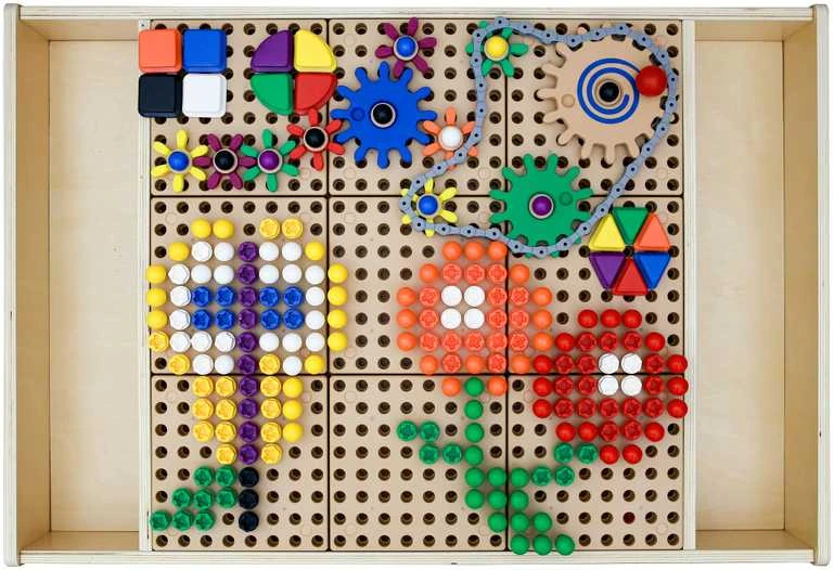MASTERKIDZ medinis mokomasis stalas + 352 STEAM sienelės priedai