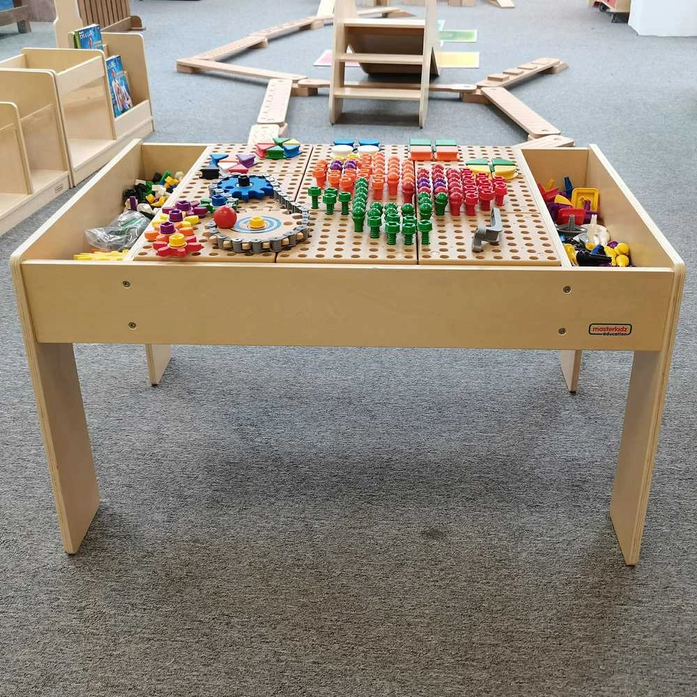 MASTERKIDZ medinis mokomasis stalas + 352 STEAM sienelės priedai