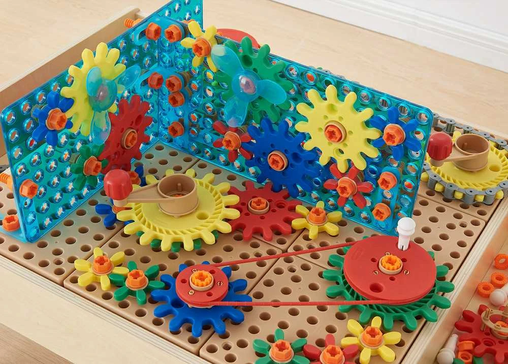 MASTERKIDZ priedų rinkinys krumpliaračiai STEM sieninėms plokštėms 198 vnt