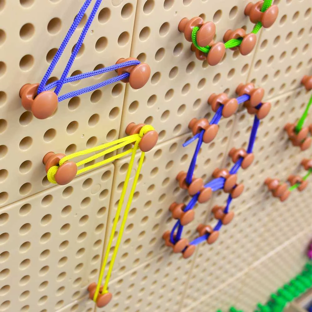 Masterkidz Kreatyvios Žaidimų Lentelės Komplektas 200 Kotelų ir 60 Siūlų
