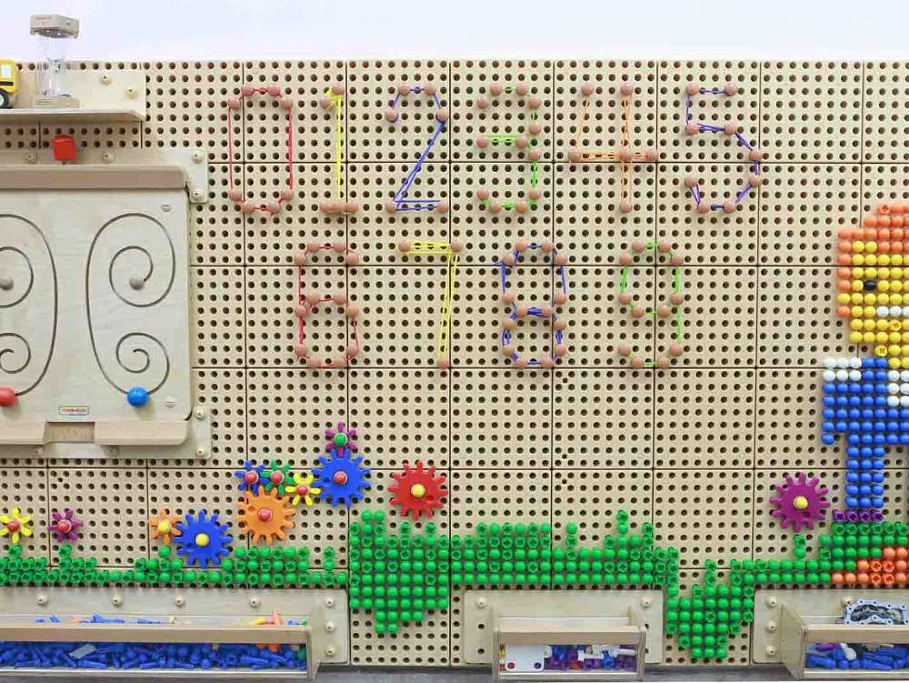 Masterkidz Kreatyvios Žaidimų Lentelės Komplektas 200 Kotelų ir 60 Siūlų