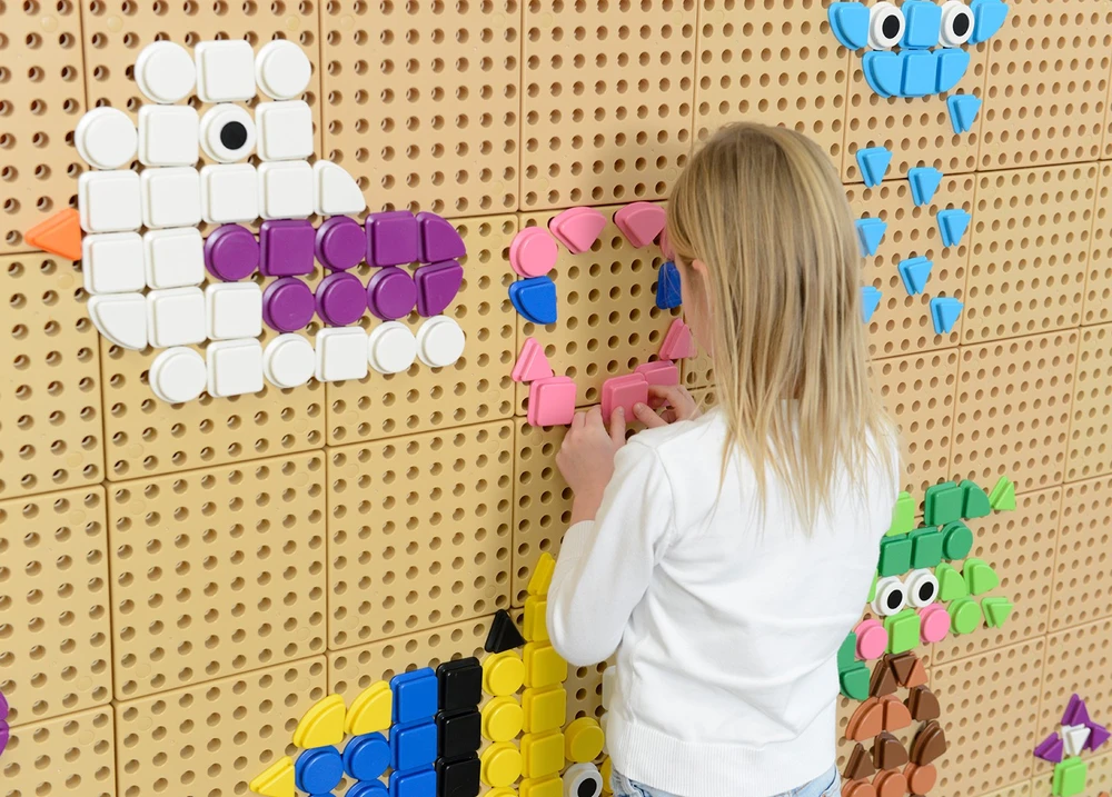MASTERKIDZ 64 geometrinių formų kaiščių rinkinys STEM lentoms