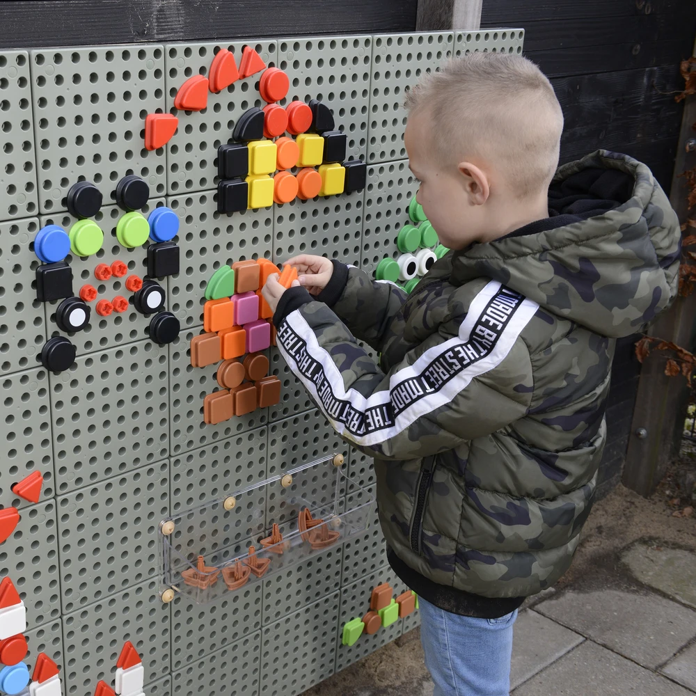 MASTERKIDZ 64 geometrinių formų kaiščių rinkinys STEM lentoms