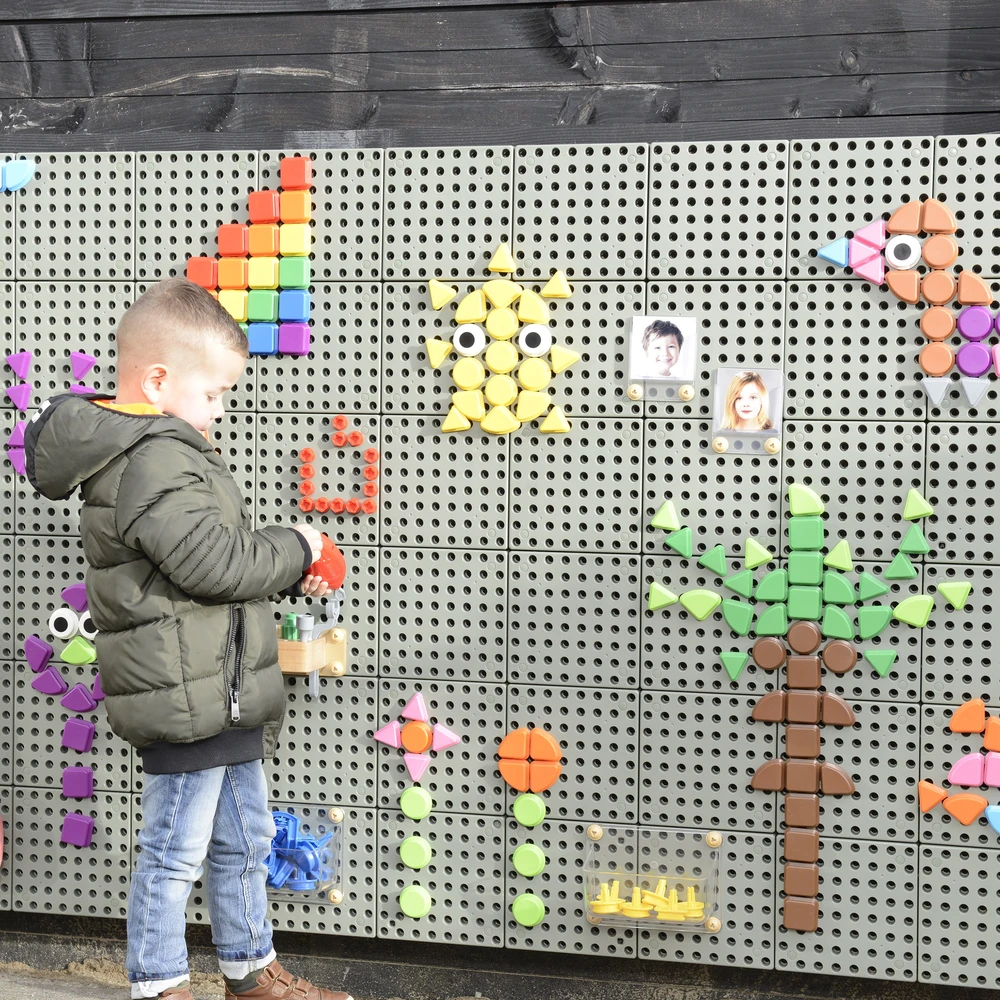 MASTERKIDZ 64 geometrinių formų kaiščių rinkinys STEM lentoms