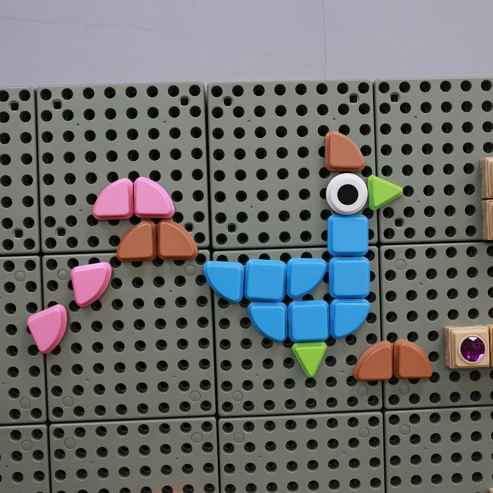 MASTERKIDZ 64 geometrinių formų kaiščių rinkinys STEM lentoms