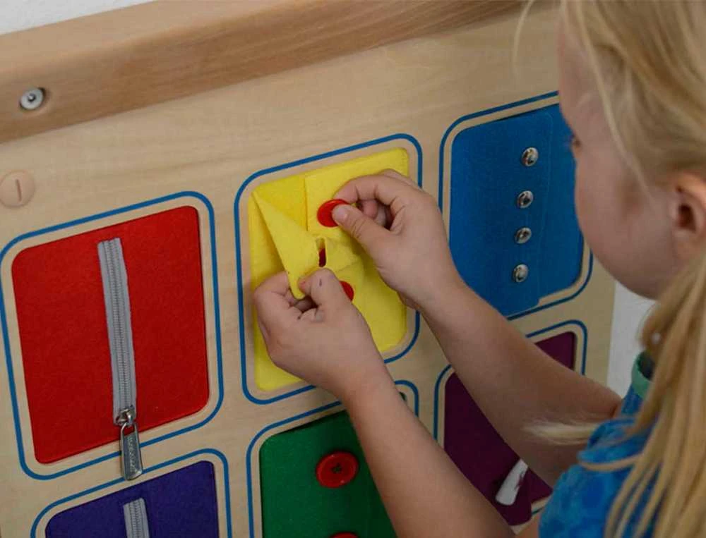 „Wallboard“ atidarymo ir uždarymo spynų slankikliai mygtukai MasterKidz Montessori